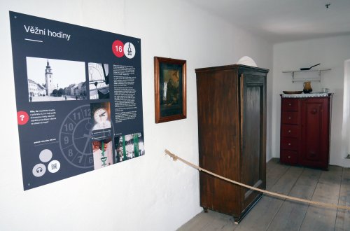 Nová instalace oživila věž kostela sv. Mikuláše