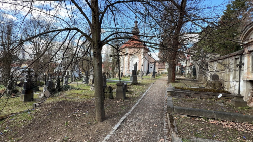 Zapomenuté okamžiky: Ve válce umírá i honorace