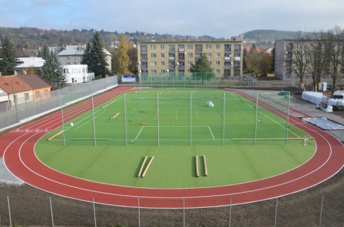 Hřiště za gymnáziem začne sloužit zjara