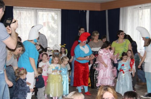 Děti dováděly se šmouly