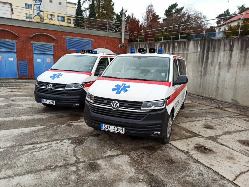 Novoměstská nemocnice má další nové sanitky. Díky nim se výrazně zvýší komfort přepravovaných pacientů