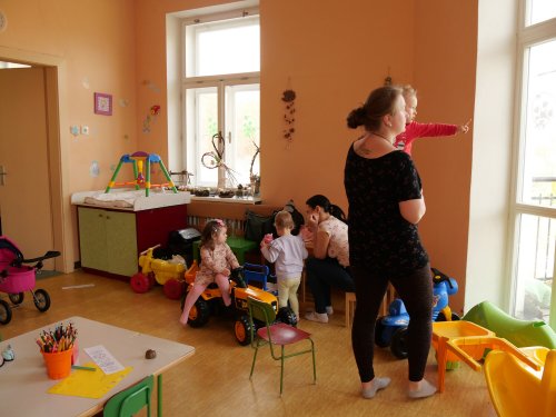 Centrum Kopretina pomáhá rodinám. Podpořit ho můžete na pouťovém koncertě