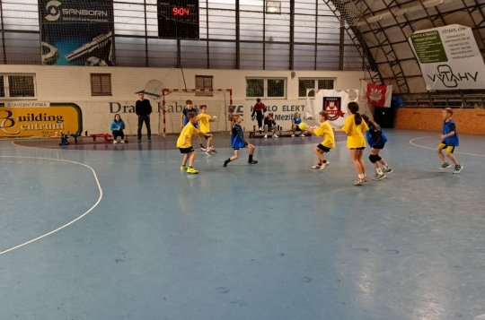 V Meziříčí probíhá již 10. sezóna školních lig miniházené