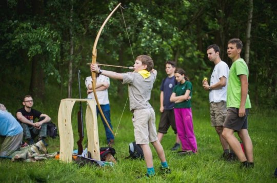 V memoriálu B. Krejčího skauti stříleli z luku i rozdělávali oheň