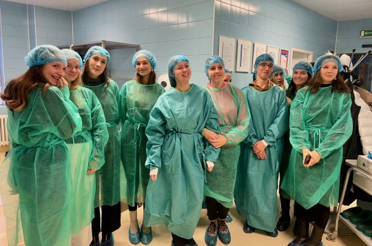 Studenti velkomeziříčského gymnázia navštívili novoměstskou nemocnici