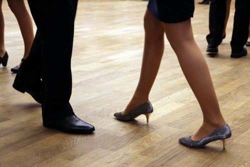 První taneční kroky byly v rytmu waltzu