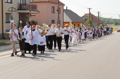 Poutníkům na cestě do Netína přálo počasí