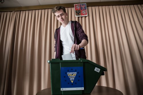 Známe výsledky Studentských voleb do Evropského parlamentu 2019