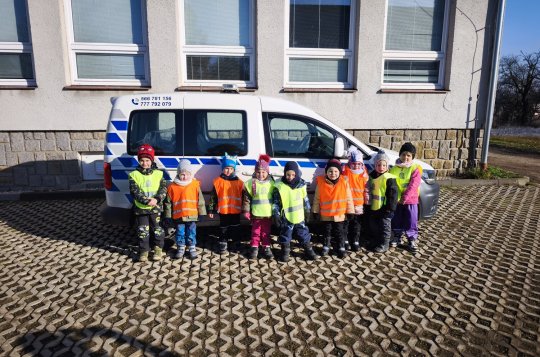 Strážníci navštívili děti ve školce