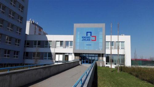 Nevstupujte do nemocnice, pokud nemusíte 