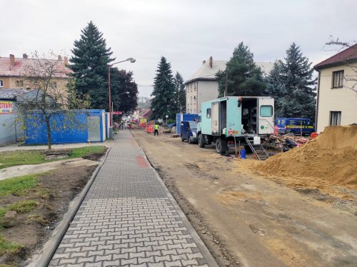 Ulice Nad Gymnáziem bude pár hodin úplně neprůjezdná 