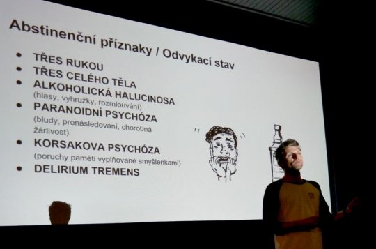 Harazin poví o závislosti na alkoholu