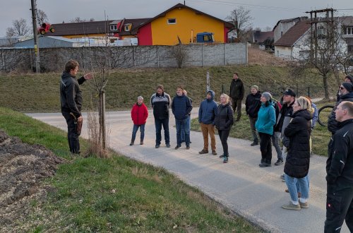 Správným řezem ke zdravým a plodným stromům, ukázal workshop