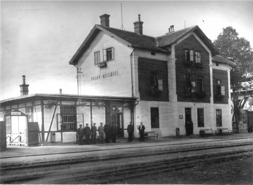 Před 140 lety přijel do Velkého Meziříčí první vlak. Lokálka do Studence otevřela město světu