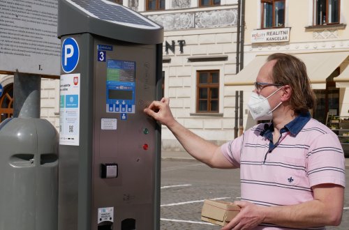 Jak zacházet s parkovacími automaty? Přinášíme vám instruktážní video