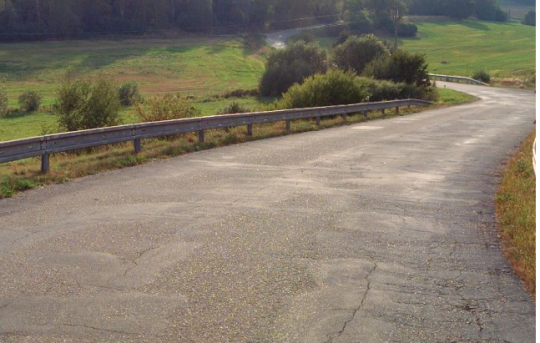 Uzavírka silnice do Hrbova