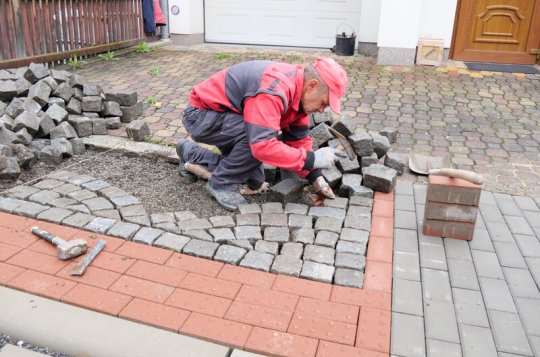 Ulici Ve Vilách oživí žulová kostka