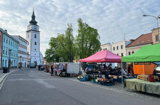 Náměstí obsadili trhovci