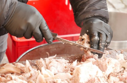 Na farním dvoře zavoněly jitrničky