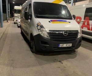 Opel Movano vyjelo z Velkého Meziříčí na pomoc Ukrajině