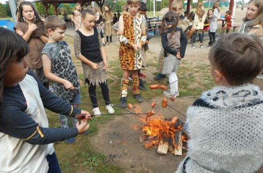 Žáci z Mostišť vyrazili na cestu do pravěku