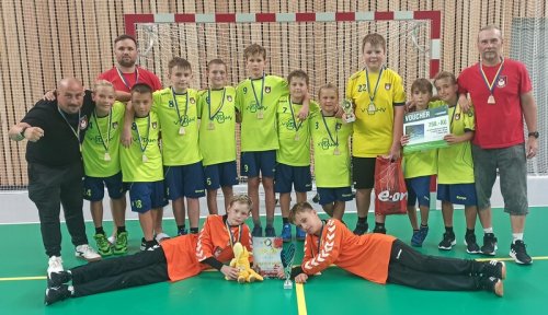 Mladí házenkáři na přípravném turnaji v Újezdu třetí