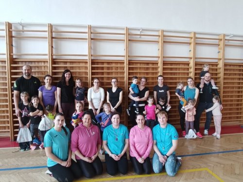 Rodiče s dětmi trénovali atletiku