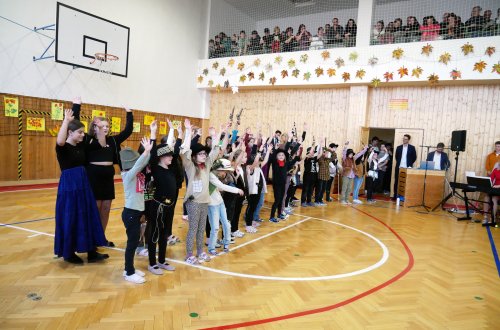 Oslavická škola funguje 35 let. Oslav se zúčastnily stovky lidí