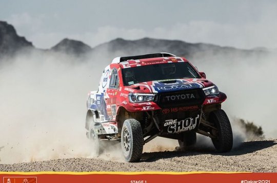 Posádka Ouředníček-Křípal musela v první dakarské etapě hrát ruskou ruletu kvůli defektům 