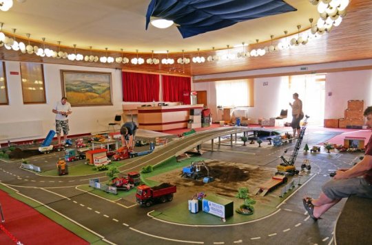 Přelom července a srpna bude patřit papírovým a RC modelům