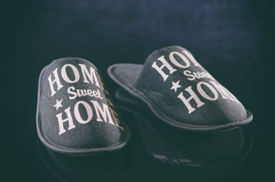 Papuče symbolizují domov – Místo, kde si většina lidí přeje dožít