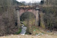 vysoky most pohled shora od skladky