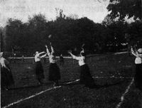 Zeny pri_zapase_archiv_Hazena_Velke_Mezirici