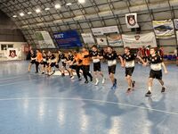 Starší dorostenci_se_radují_z_vítězství_foto_zdroj_Házená_Velké_Meziříčí