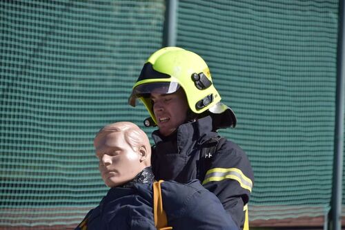 2E002DA3-4BEB-45DC-83F1-C38FD6A4B71A