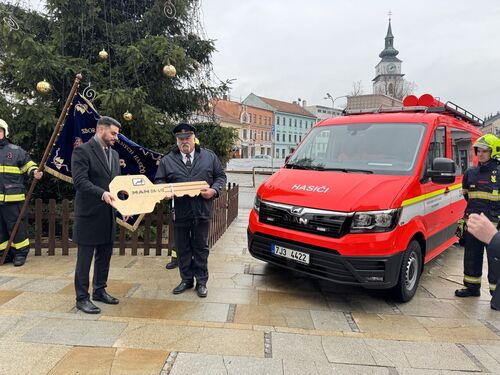 44C2ADA4-3632-485E-9024-6F26B98A3FE5 1_105_c