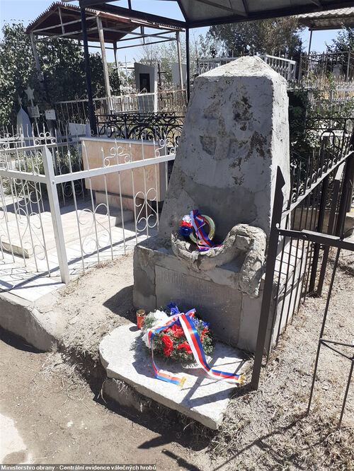 1F407290-E4FE-4251-8372-8673F253646C