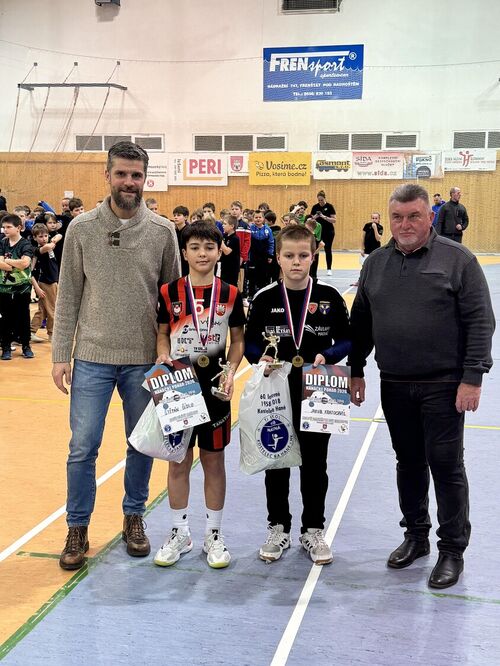 9F8740A7-0D65-408F-ACE0-87909760E7B7