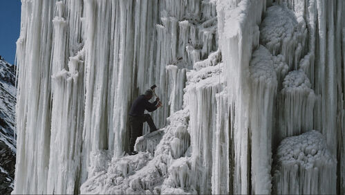 03 still THE ICE BUILDERS
