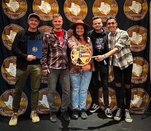 Lucy _HangOver_CMA_vyherci_copy