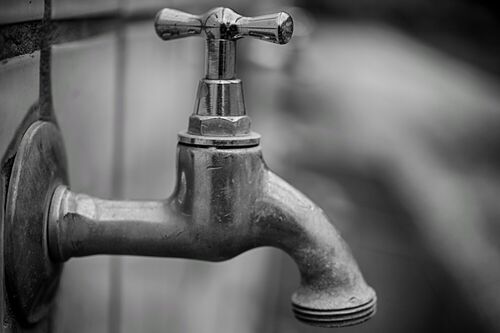 carola68-water-tap-4876800 1920_copy