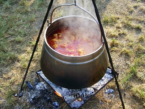 kettle-goulash-1645207 1280