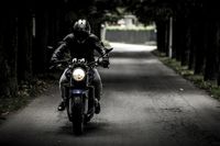 obrázek motorkář